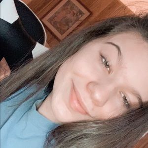 Meet your Posher, Chloe